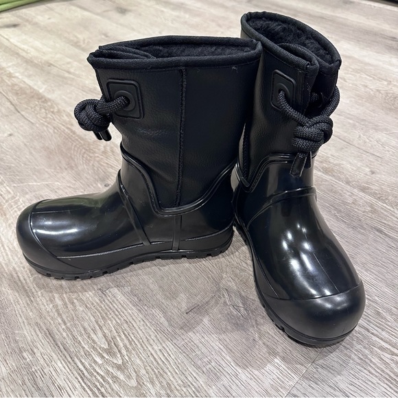 UGG Raincloud lace black boots size 6 NWT - Picture 3 of 10